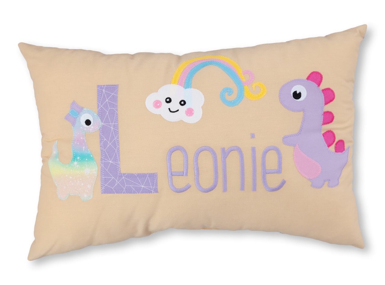 crêpes suzette Namenskissen als Geschenk zur Geburt in Beige mit Dinos I Dezent und niedlich I Liebevolle Handarbeit – Namenskissen Leonie