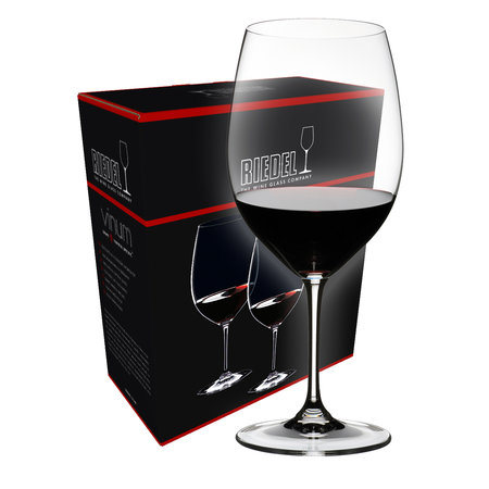 Riedel Vinum Cabernet-Merlot Weinglas (2er-Set um 55,00 €) mit Poliertuch