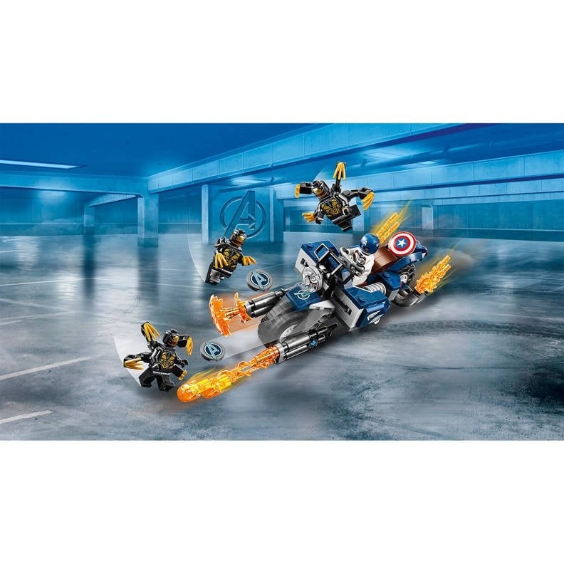 LEGO LEGO SUPER HEROES CAPTAIN AMERICA AANVAL OUTRIDERS