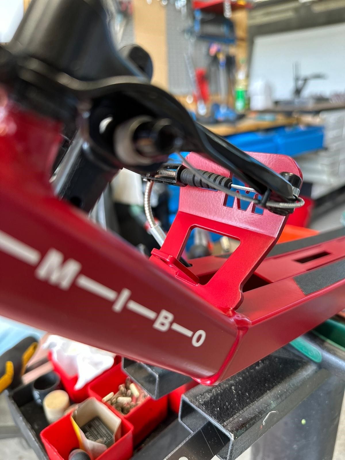 MIBO UNIVERSE RUBYRED