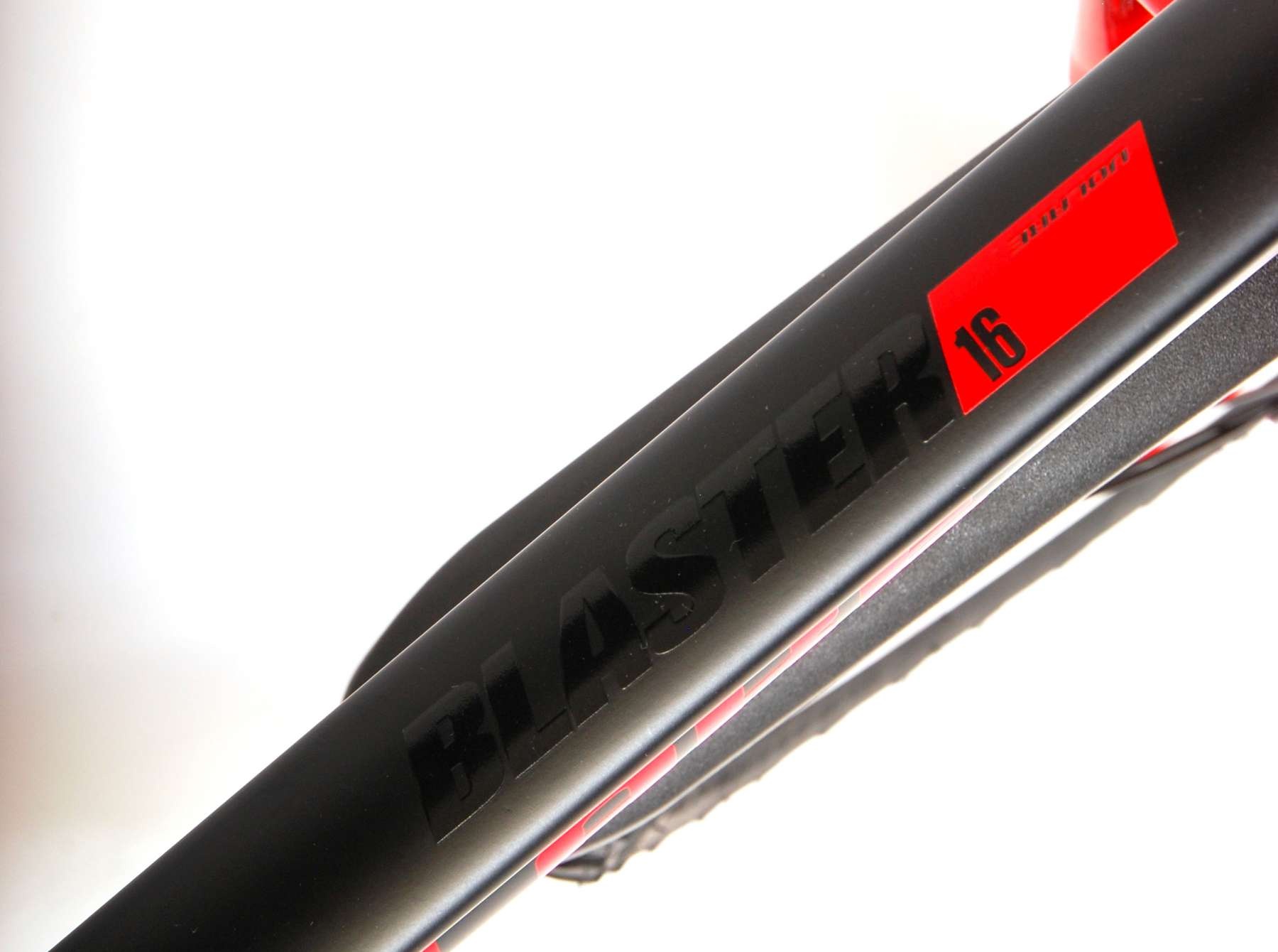 Volare Blaster Children Bicycle - Boys - 16 inch  - Black/Red - Prime Collection