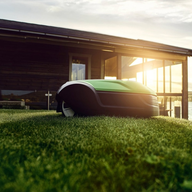 Greenworks Optimow® 15 pro robotic lawnmower