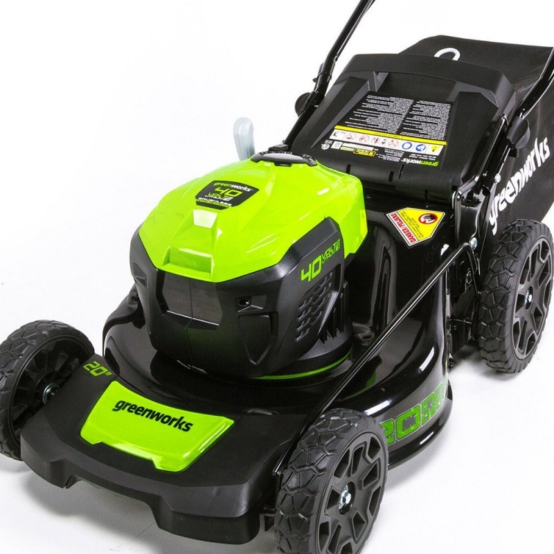 Greenworks 40 Volt cordless lawn mower GD40LM46SP