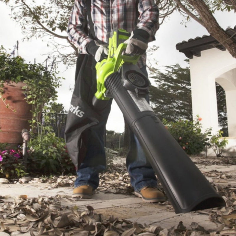 Greenworks 40 Volt Cordless Leaf Blower and Piston GD40BV