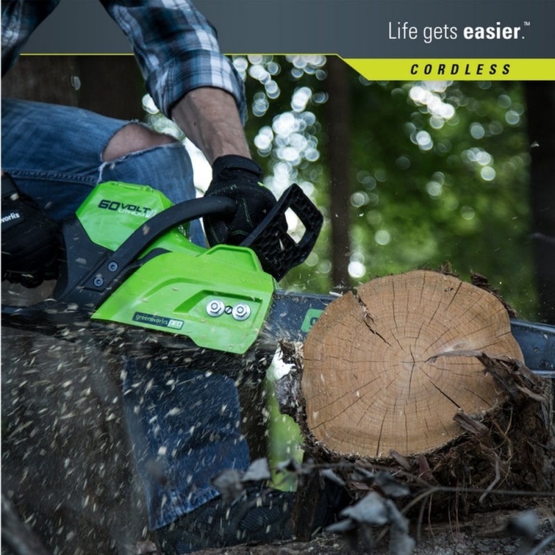 Greenworks 60 Volt cordless chainsaw GD60CS40K4