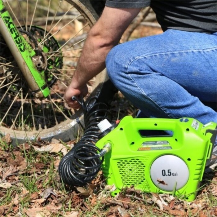 Greenworks 24 VOLT BATTERY COMPRESSOR incl battery and charger