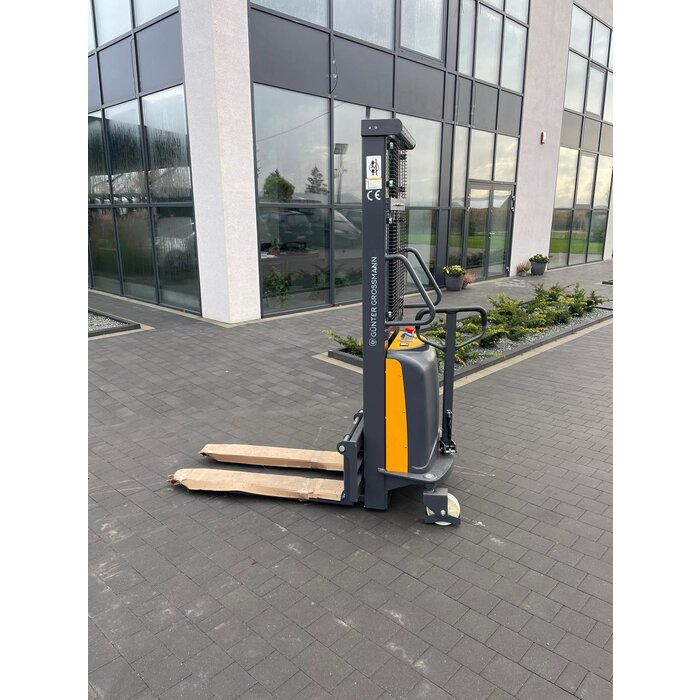 Günter Grossmann Wirtschaftlicher Elektrostapler CCDD10E