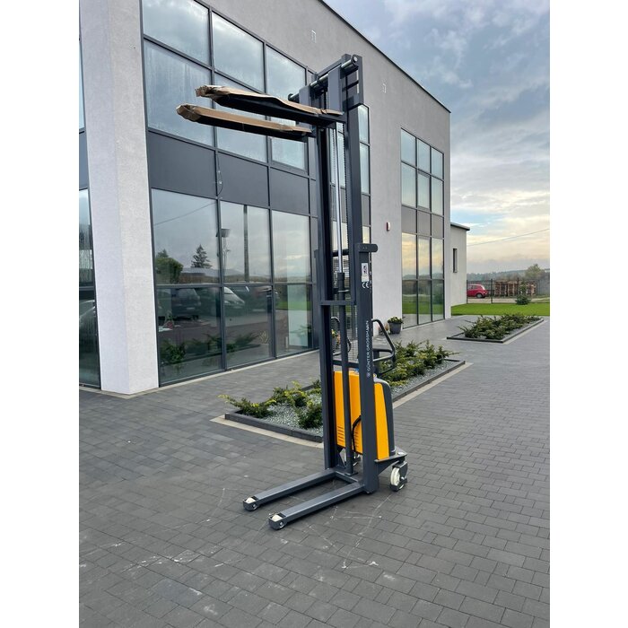 Günter Grossmann Wirtschaftlicher Elektrostapler CCDD10E