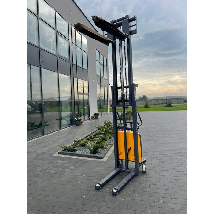 Günter Grossmann Wirtschaftlicher Elektrostapler CCDD10E