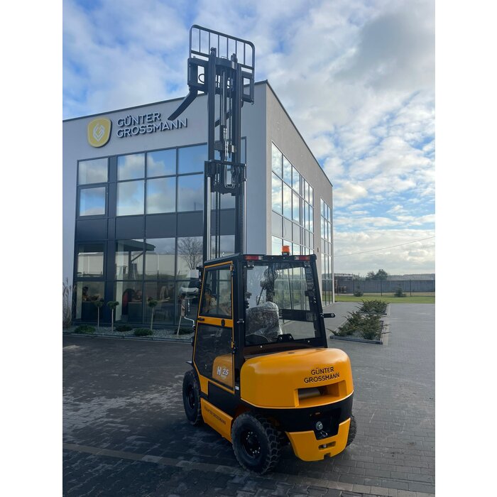 Günter Grossmann 3.0 T Vorkheftruck diesel cab