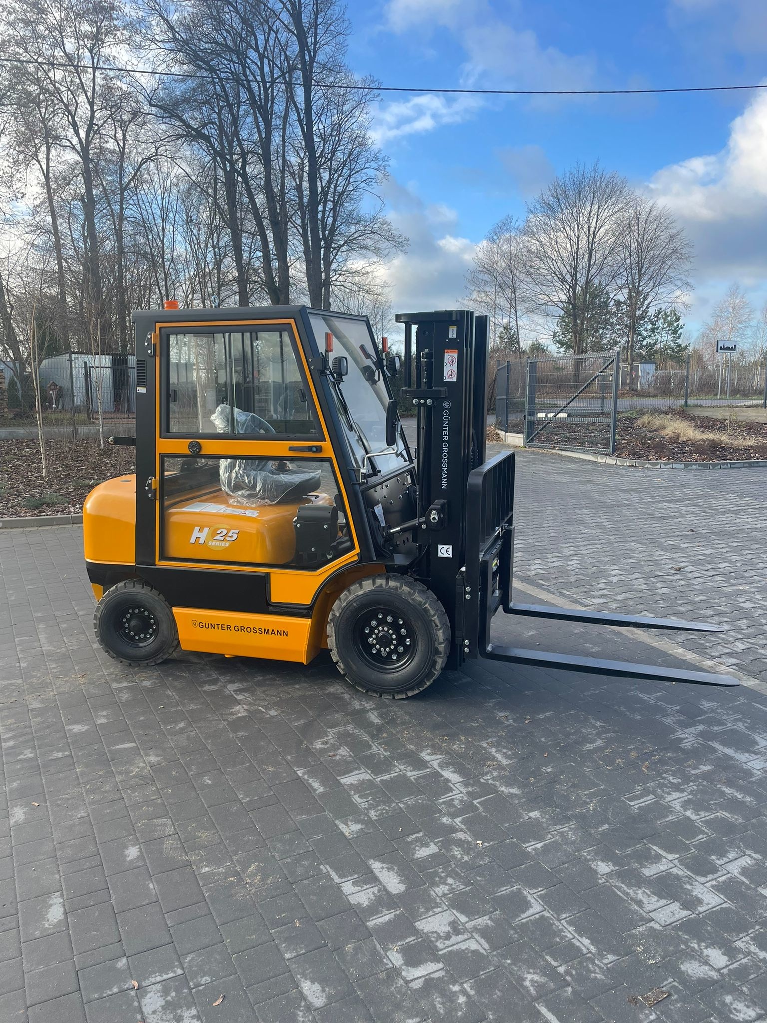Günter Grossmann 2.5T diesel forklift - Copy - Copy