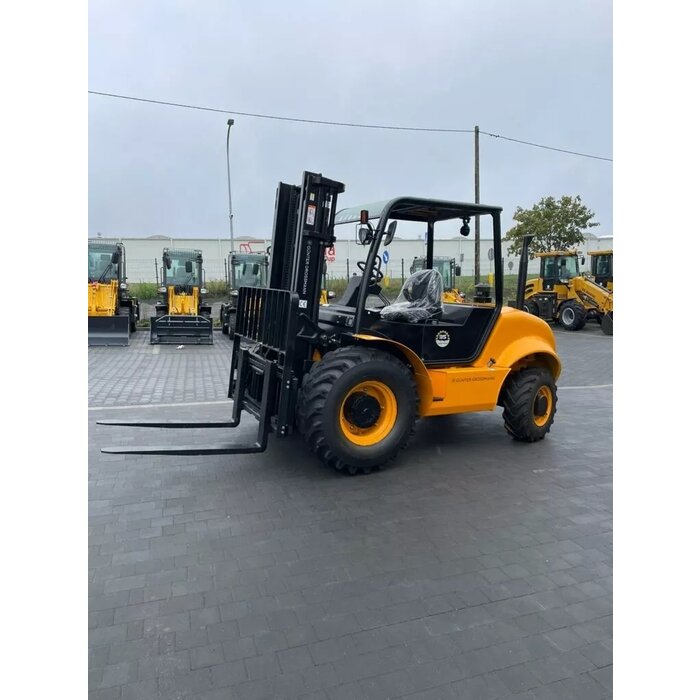 Günter Grossmann Rough terrain 4×4 forklift truck with Yanmar engine.3.5T