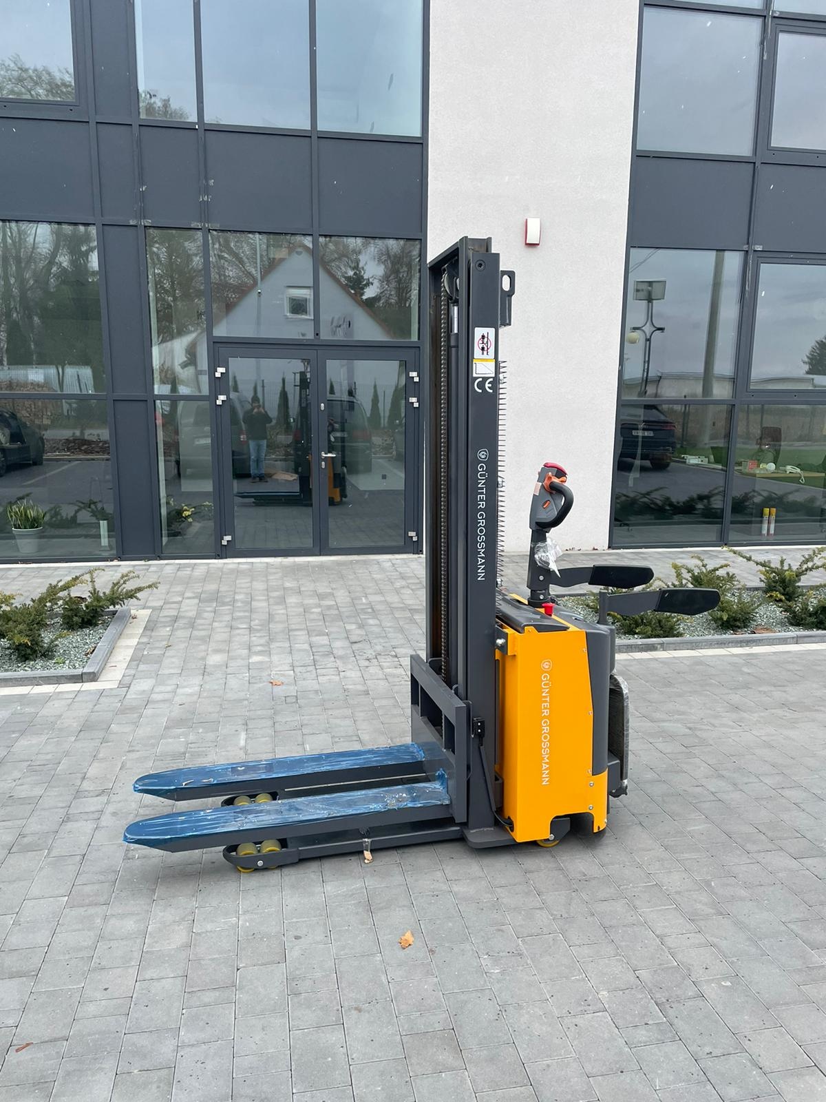 Günter Grossmann CDD15ELS - 1.5T electric pump truck stacker