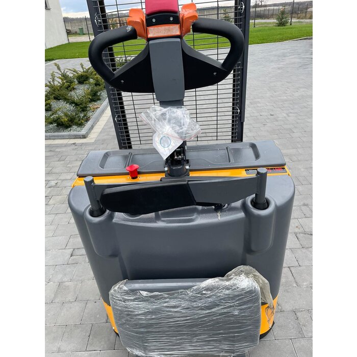 Günter Grossmann CDD15ELS - 1.5T electric pump truck stacker