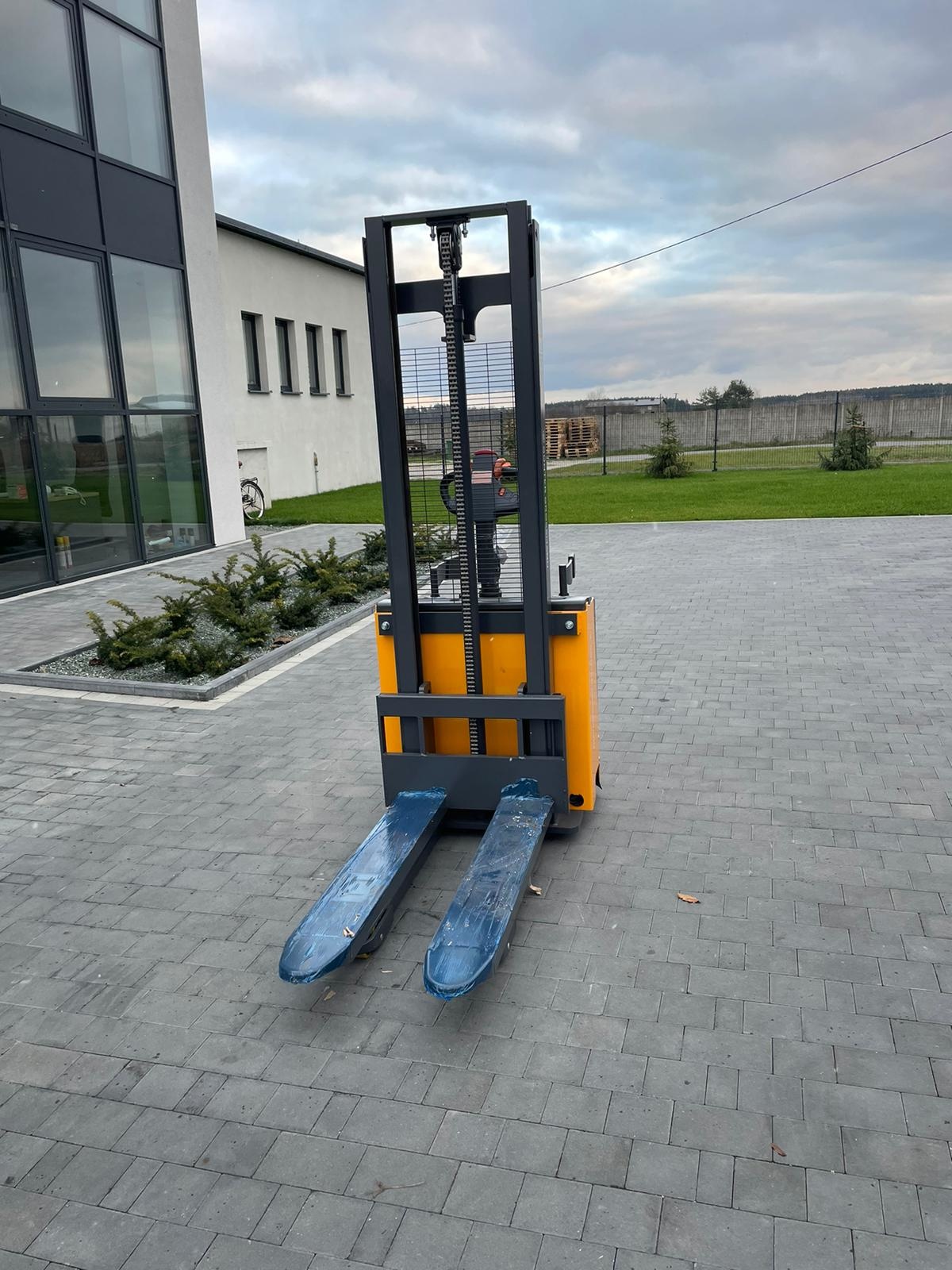 Günter Grossmann CDD15ELS - 1.5T electric pump truck stacker