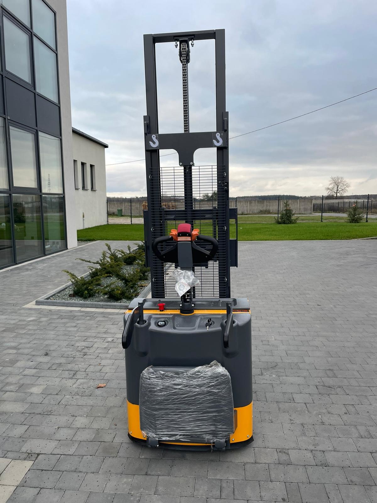 Günter Grossmann CDD15ELS - 1.5T electric pump truck stacker