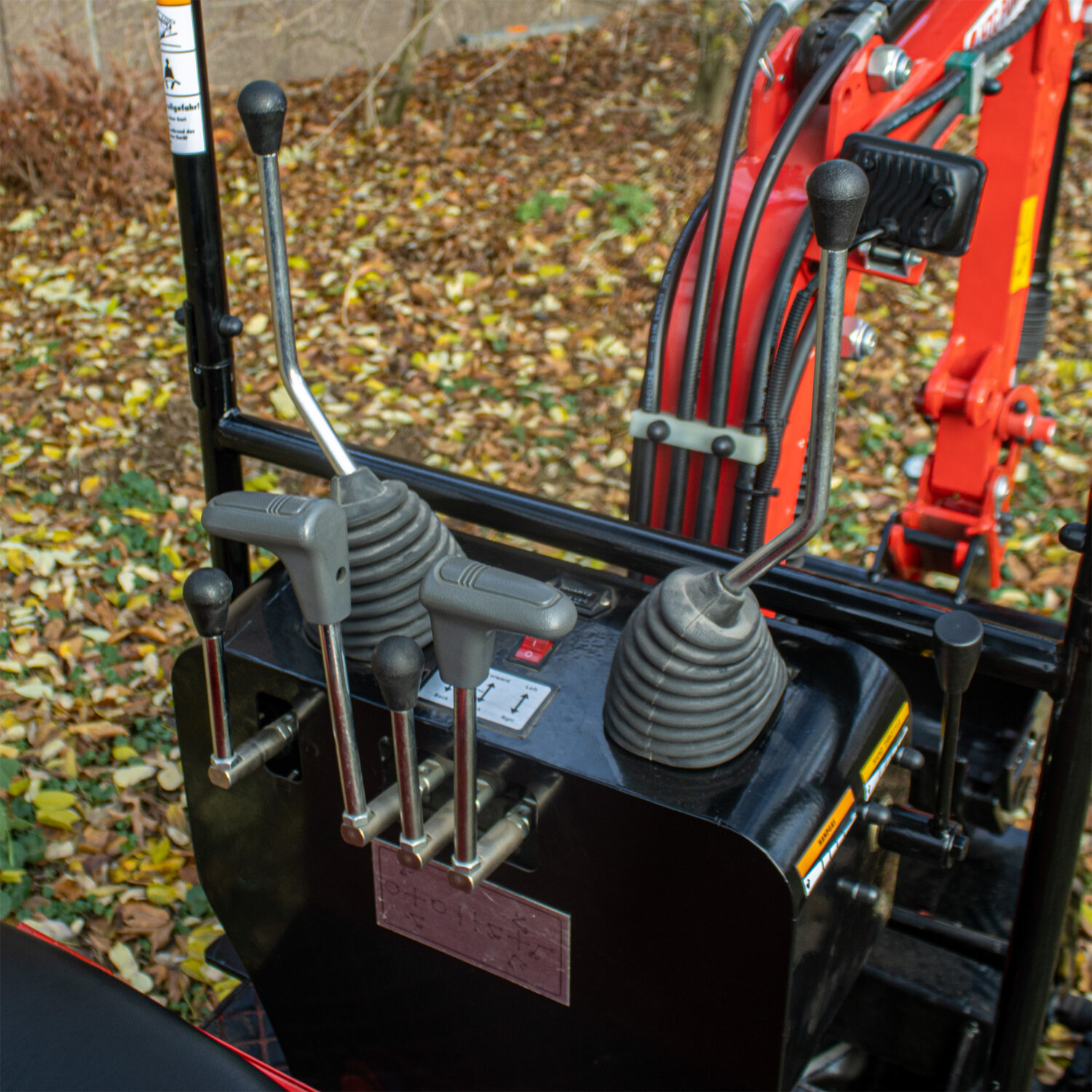 Hzc / Landworks Benzin-Minibagger, 4-Rad, verstellbarer Unterwagen (BVR600K)