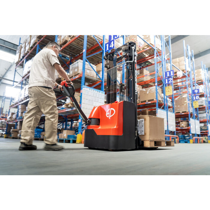 EP WSA161 electric stacker (1,600 kg) 2700mm-3000mm-3300mm-3600mm-4000mm-4500mm-4800mm-5000mm-5500mm