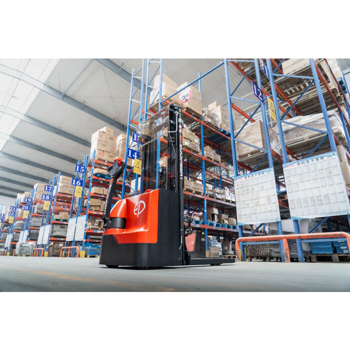 EP WSA161 electric stacker (1,600 kg) 2700mm-3000mm-3300mm-3600mm-4000mm-4500mm-4800mm-5000mm-5500mm