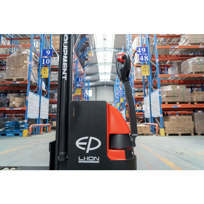 EP WSA161 electric stacker (1,600 kg) 2700mm-3000mm-3300mm-3600mm-4000mm-4500mm-4800mm-5000mm-5500mm