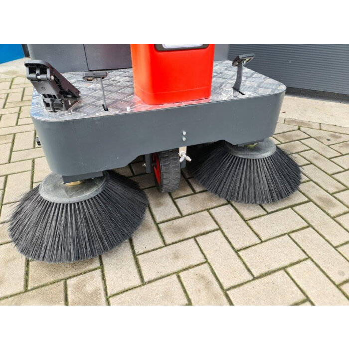 EP T1250 electric sweeper