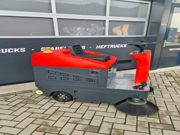 EP T1250 electric sweeper