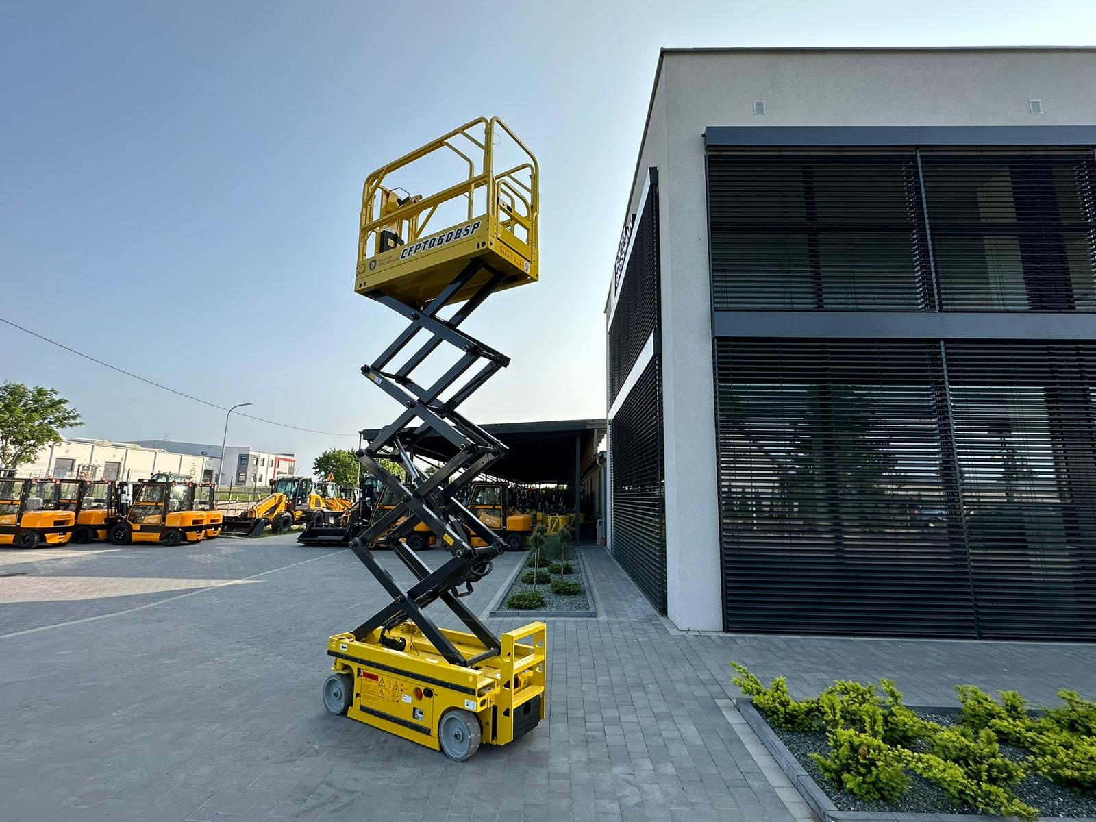 Günter Grossmann SCHERENHEBEBÜHNE 6M