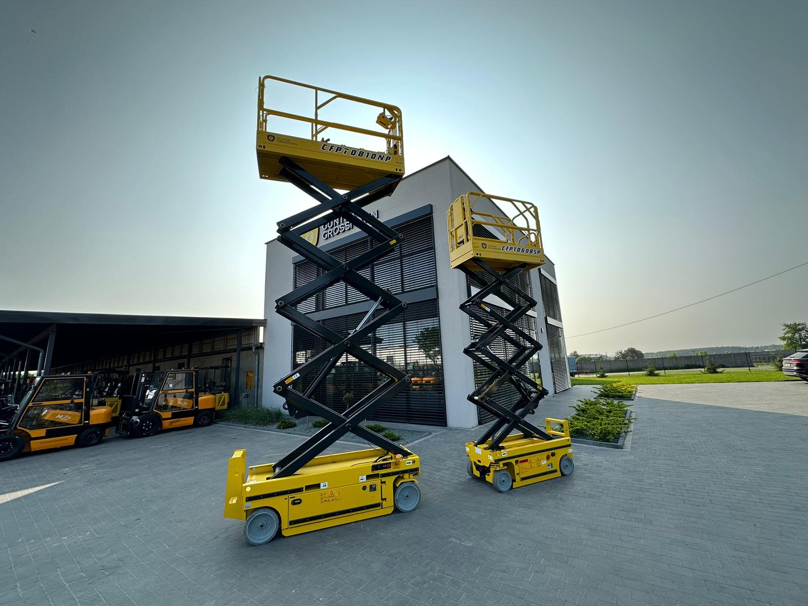 Günter Grossmann SCHERENHEBEBÜHNE 6M - Copy