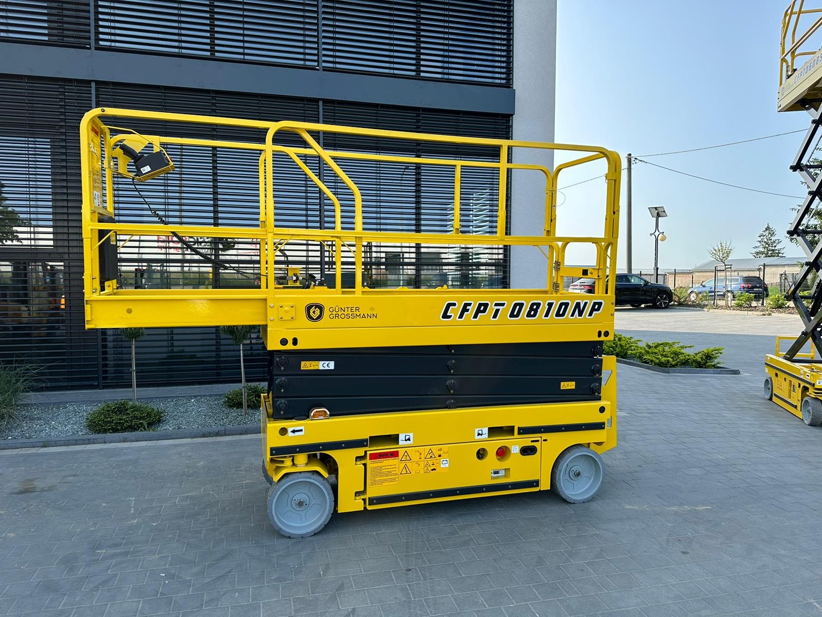 Günter Grossmann SCHERENHEBEBÜHNE 6M - Copy