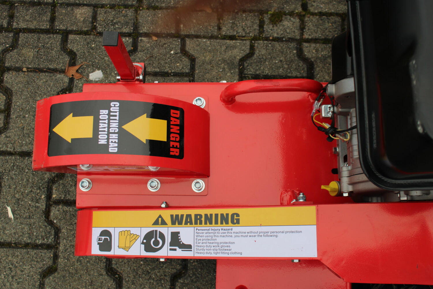 Hzc / Landworks Stobbenfrees/boomstronkenfrees/wortelfrees met benzinemotor B&S (BF100)