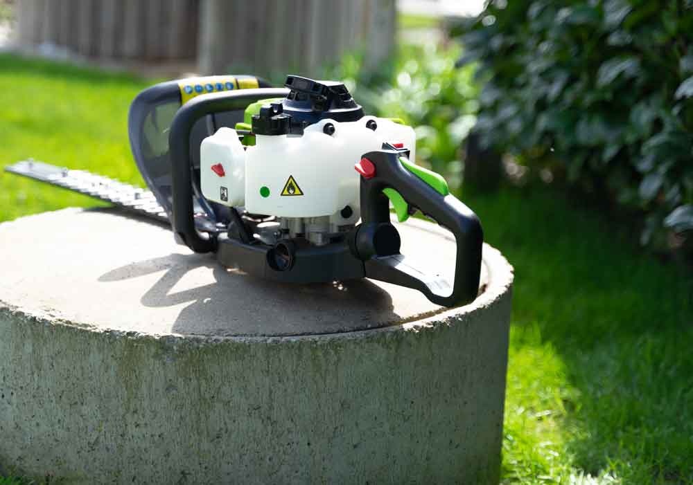 Zipper Machines Austria ZI-BHS2600 Petrol hedge trimmer