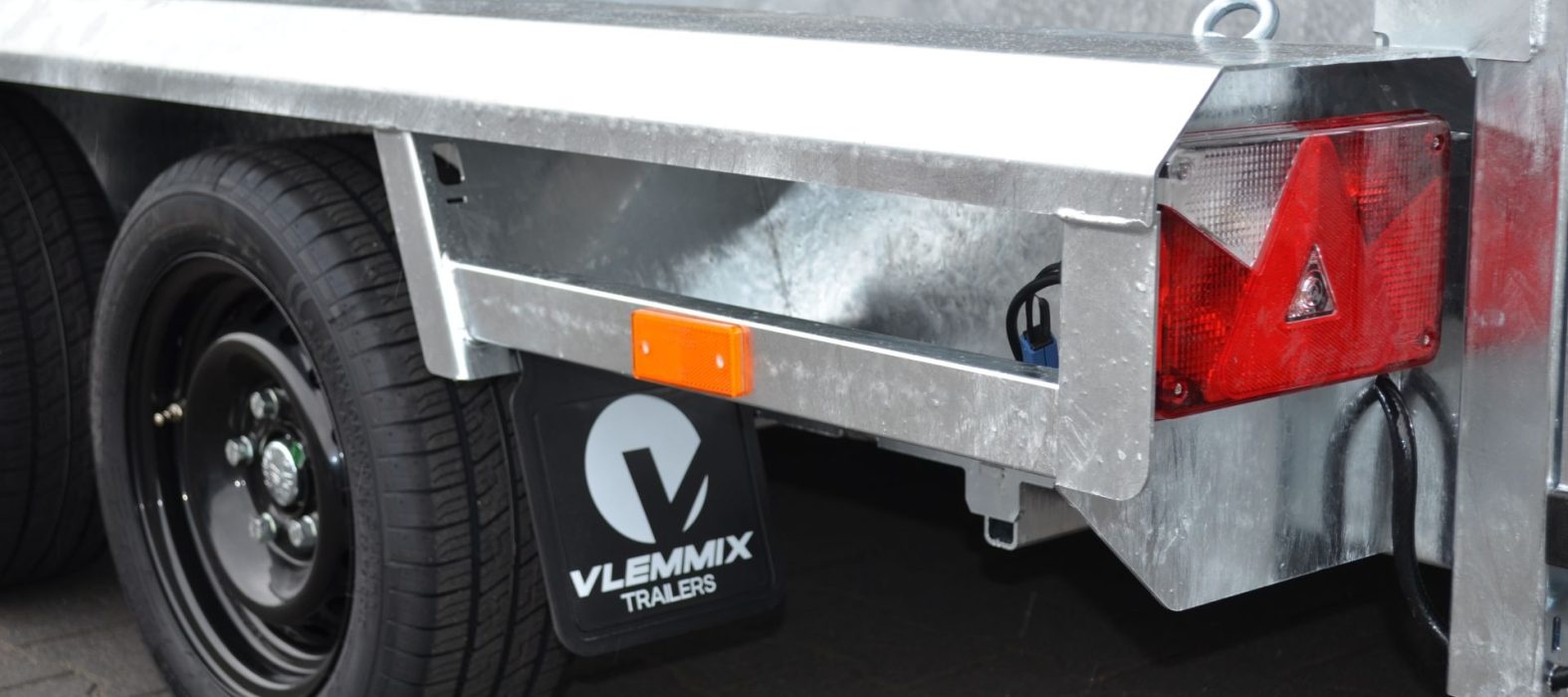 Vlemmix Aanhangwagens B.V. Maschinentransporter 2700 kg – 300×150