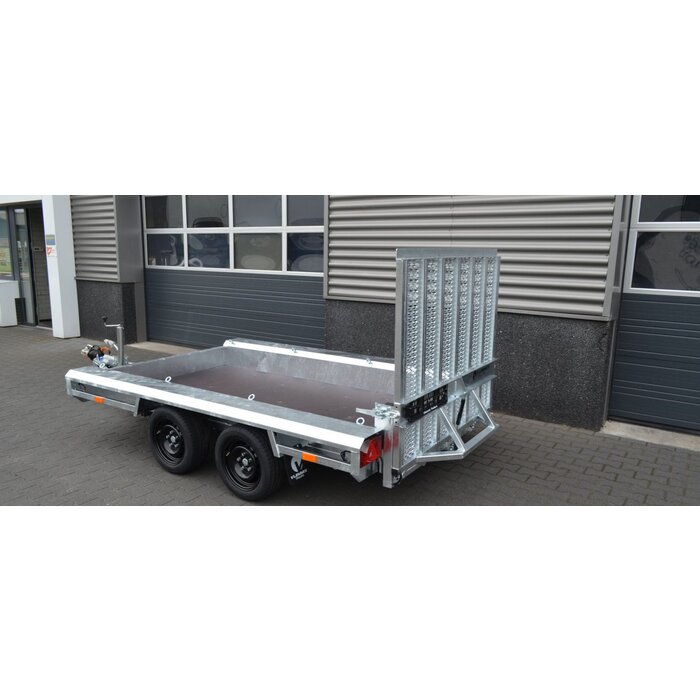 Vlemmix Aanhangwagens B.V. Machine transporter 2700 kg – 300×150