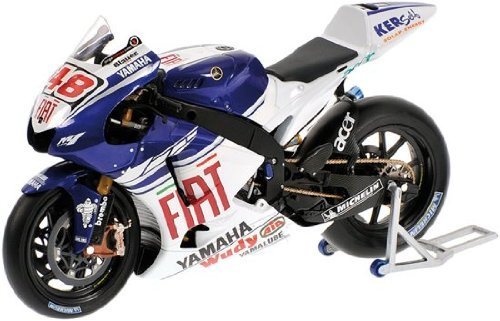 MiniChamps YAMAHA YZR-M1 JORGE LORENZO FIAT YAMAHA TEAM MOTO GP 2010 1/12