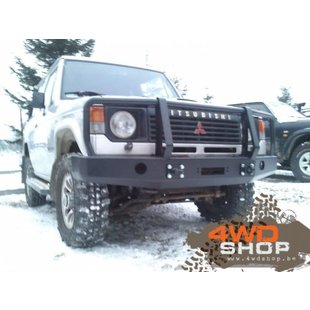 VOORBUMPER / WINCHBUMPER MITSUBISHI PAJERO I BULLBAR 82-91