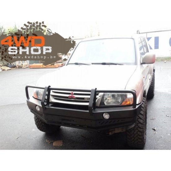 F-4X4 VOORBUMPER / WINCHBUMPER MET MITSUBISHI PAJERO III 99-06 BULLBAR