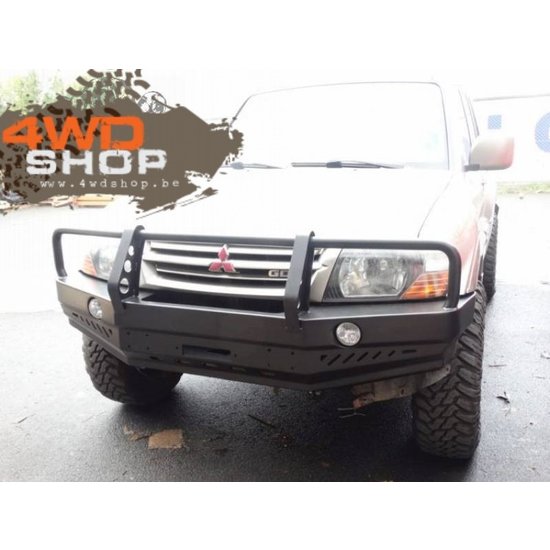 F-4X4 VOORBUMPER / WINCHBUMPER MET MITSUBISHI PAJERO III 99-06 BULLBAR