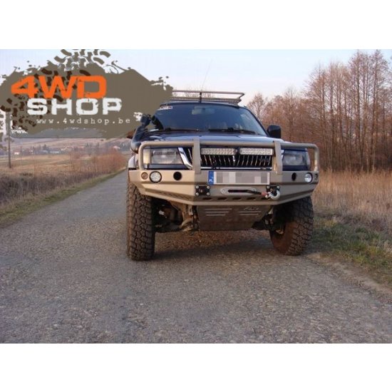 F-4X4 VOORBUMPER / WINCHBUMPER MET MITSUBISHI PAJERO SPORT 96-00
