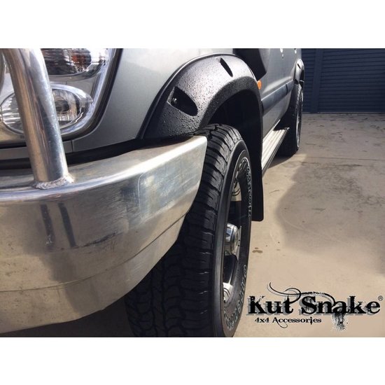 Kut Snake  FENDER FLARES FOR NISSAN PATROL Y61 GR – 50 MM WIDE