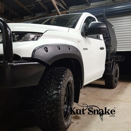 Kut Snake  FENDER FLARES FOR MITSUBISHI L200 MR – 2018+ – 70 MM WIDE