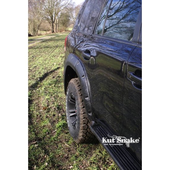Kut Snake  FENDER FLARES FOR TOYOTA LAND CRUISER TOYOTA LAND CRUISER 200 – 50 MM WIDE
