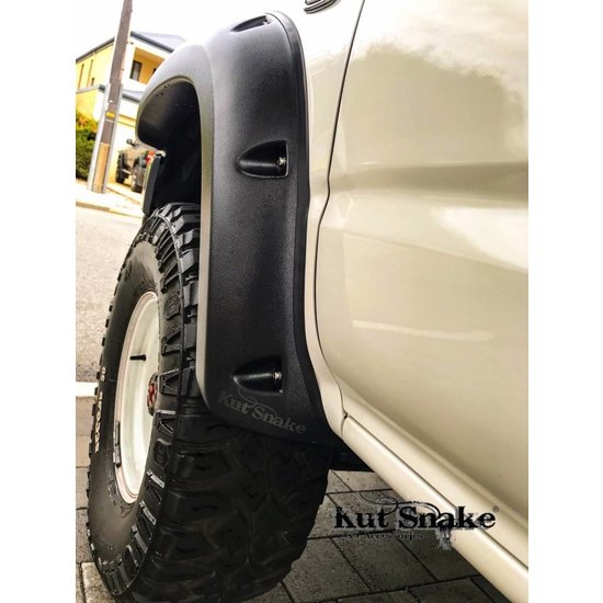 Kut Snake  FENDER FLARES FOR TOYOTA HI-LUX – 106 SINGLE CAB