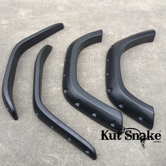 Kut Snake  FENDER FLARES FOR TOYOTA LAND CRUISER 40 SERIES