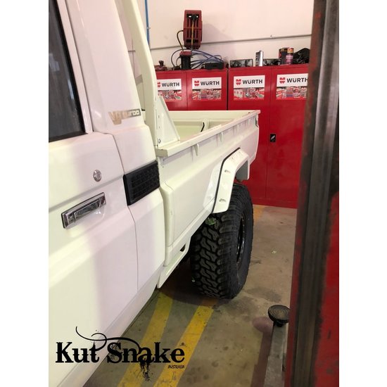 Kut Snake  FENDER FLARES FOR TOYOTA LAND CRUISER 75 SERIES PICK-UP TRUCK SINGLE CAB