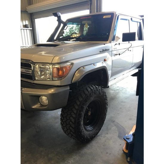 Kut Snake  SPATBORDVERBREDERS VOOR TOYOTA LAND CRUISER 79 – 50 MM BREED