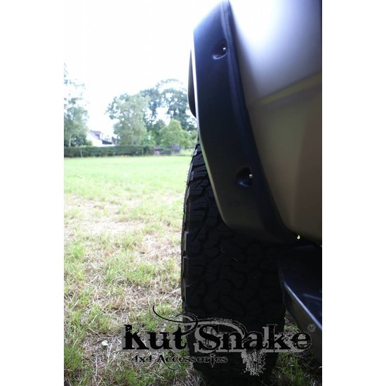 Kut Snake  SPATBORDVERBREDERS VOOR TOYOTA LAND CRUISER 79 – 50 MM BREED