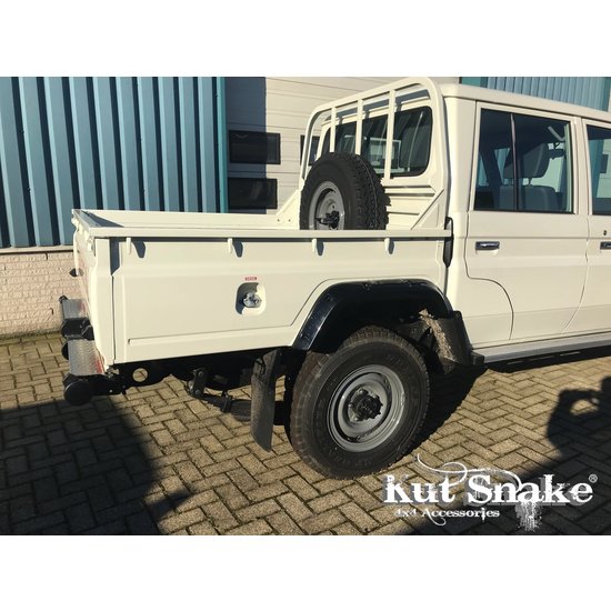 Kut Snake  SPATBORDVERBREDERS VOOR TOYOTA LAND CRUISER 79 PICK-UP MET DUBBELE CABINE