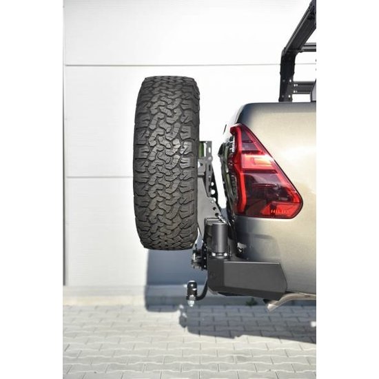 F-4X4 ACHTERBUMPER KORT MET LED VERLICHTING TOYOTA HILUX REVO 2020-