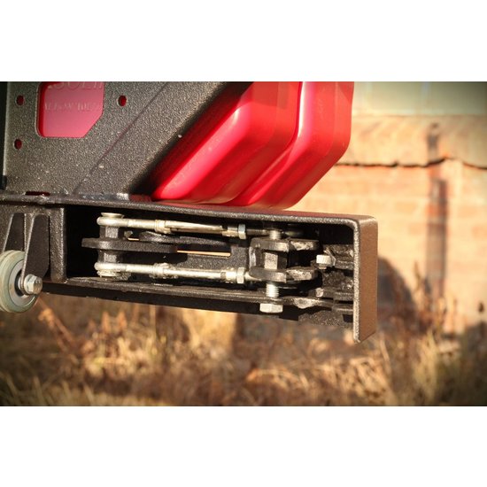 MorE 4x4 Reservewiel houder + accessoires  More 4x4 achterbumpers voor pick-up's draaibaar