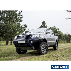 RIVAL BUMPER VOOR TOYOTA HILUX 2011-2015;